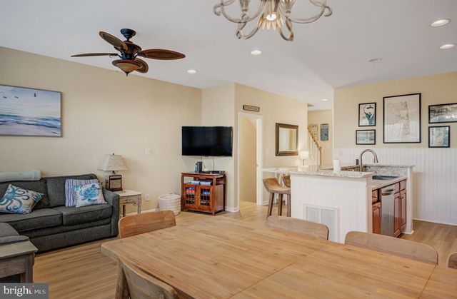 17 VILLAGE GREEN DR, Ocean View, DE 19970