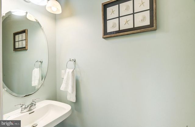 17 VILLAGE GREEN DR, Ocean View, DE 19970