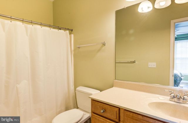 17 VILLAGE GREEN DR, Ocean View, DE 19970