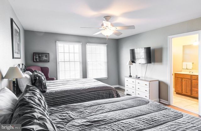 17 VILLAGE GREEN DR, Ocean View, DE 19970