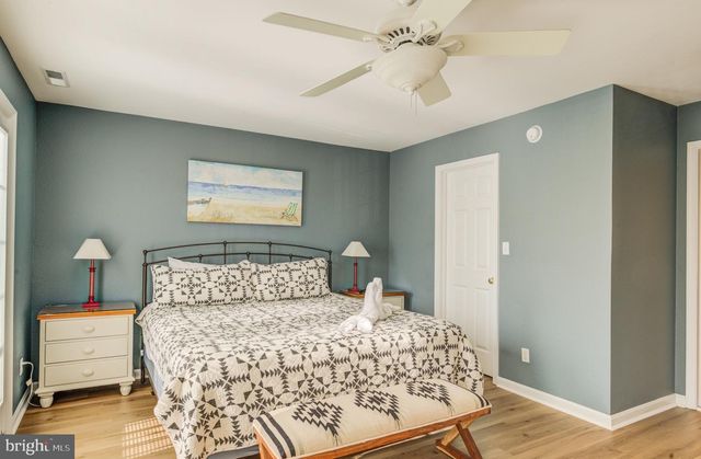 17 VILLAGE GREEN DR, Ocean View, DE 19970