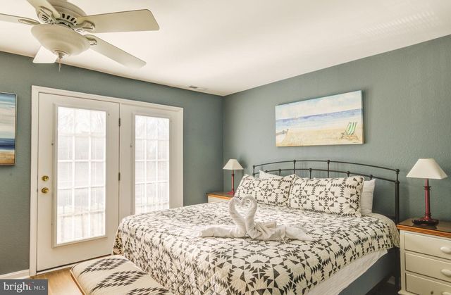 17 VILLAGE GREEN DR, Ocean View, DE 19970