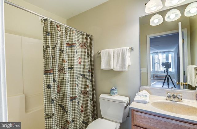 17 VILLAGE GREEN DR, Ocean View, DE 19970