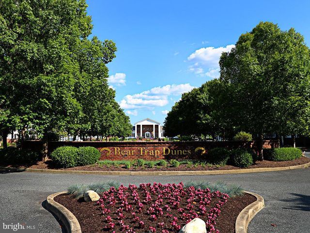 17 VILLAGE GREEN DR, Ocean View, DE 19970