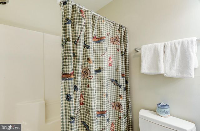 17 VILLAGE GREEN DR, Ocean View, DE 19970