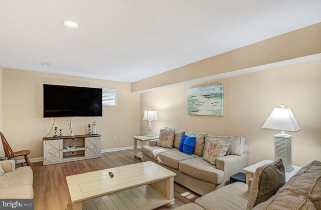 17 VILLAGE GREEN DR, Ocean View, DE 19970