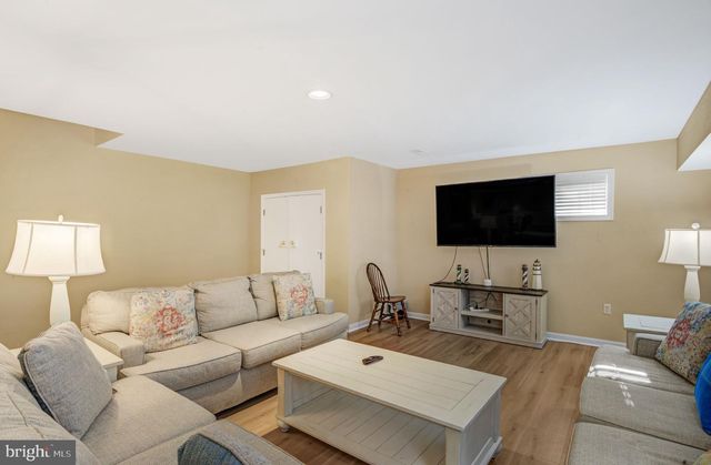 17 VILLAGE GREEN DR, Ocean View, DE 19970