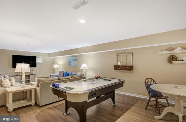 17 VILLAGE GREEN DR, Ocean View, DE 19970