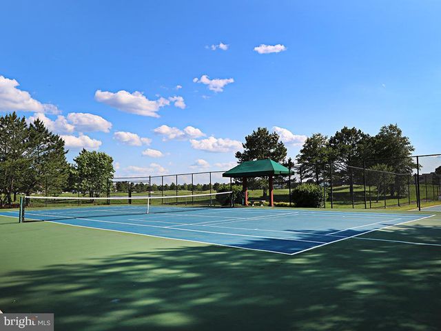 17 VILLAGE GREEN DR, Ocean View, DE 19970