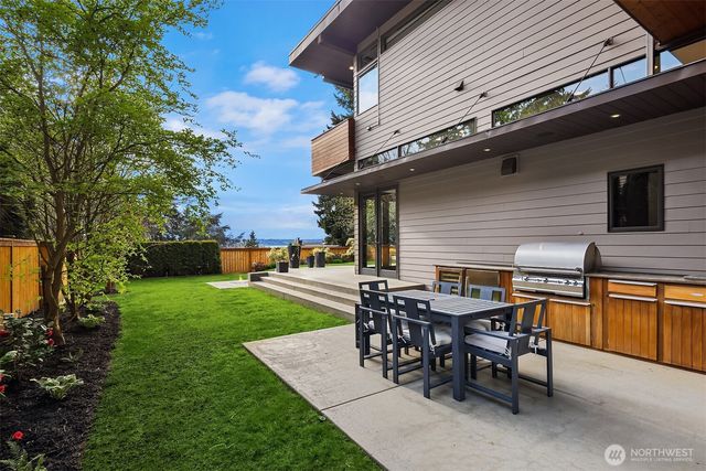 10314 SE 25th Street, Bellevue, WA 98004