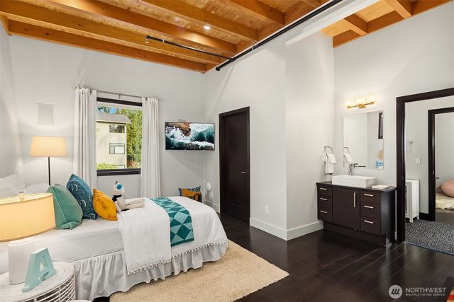 10314 SE 25th Street, Bellevue, WA 98004