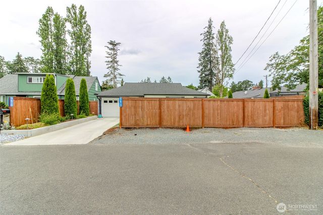 9610 Oak Lane SW, Lakewood, WA 98499