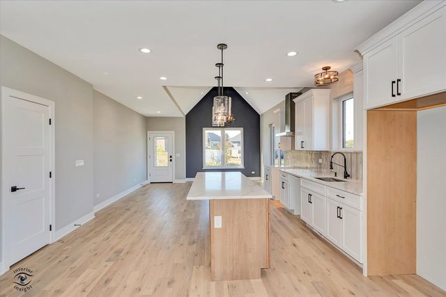 16441 Kayla Drive, Lemont, IL 60439