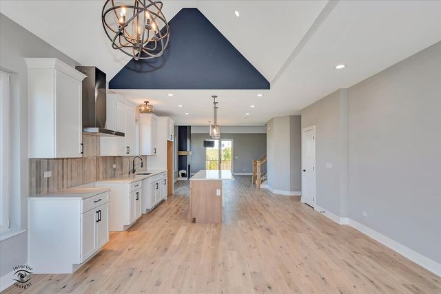 16441 Kayla Drive, Lemont, IL 60439