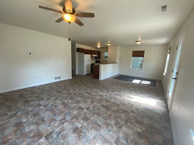 1015 5th Ave SE, Minot, ND 58701