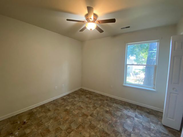 1015 5th Ave SE, Minot, ND 58701