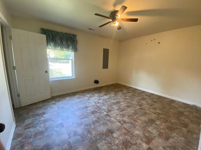 1015 5th Ave SE, Minot, ND 58701