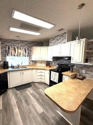 1001 Starkey Rd. Lot 731 CURACAO, Largo, FL 33771