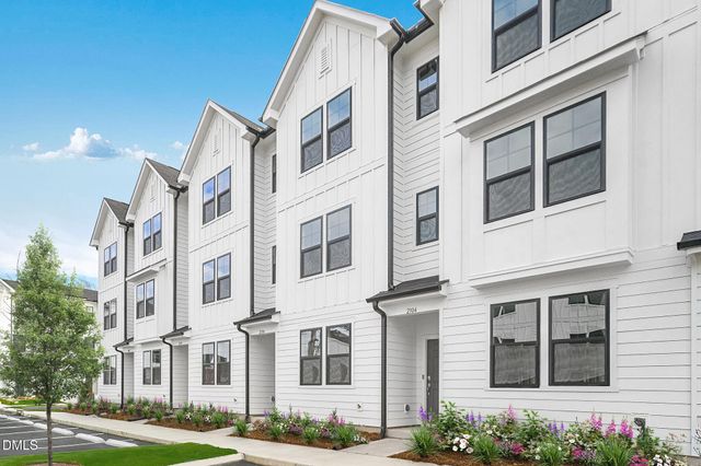 2304 Oakwood Meadows Court, Raleigh, NC 27604