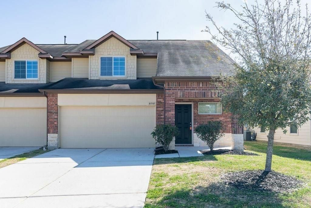 9718 Floria Court, Houston, TX 77044