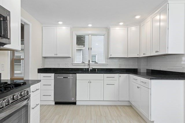 54 Montrose 2, Somerville, MA 02143