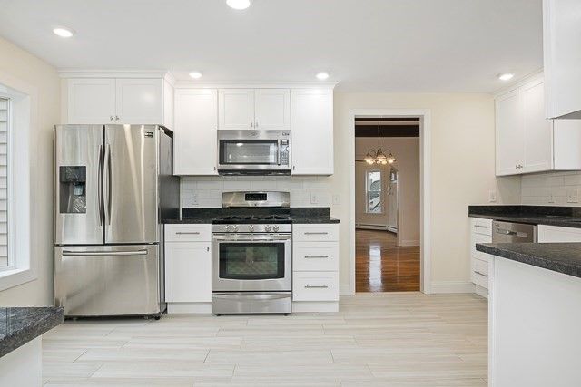 54 Montrose 2, Somerville, MA 02143