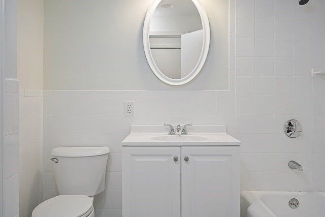 54 Montrose 2, Somerville, MA 02143