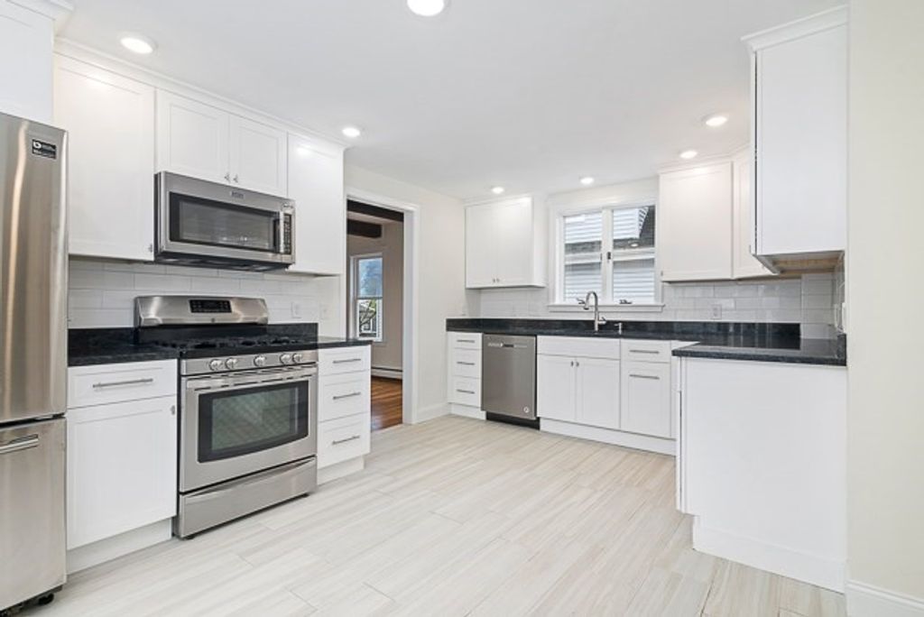 54 Montrose 2, Somerville, MA 02143