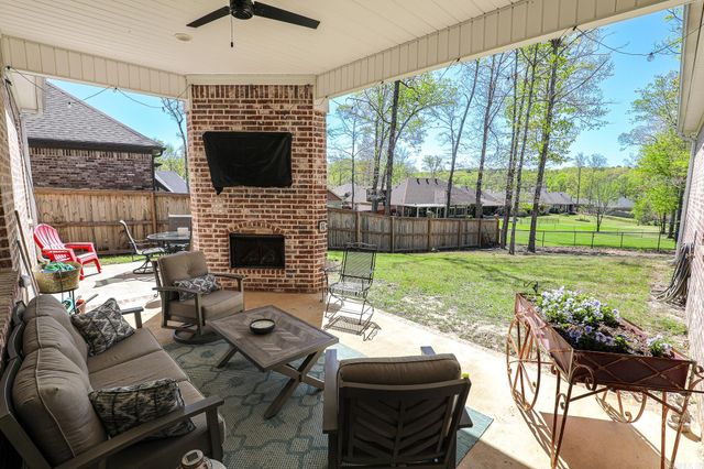 1519 SAWTOOTH, Benton, AR 72019