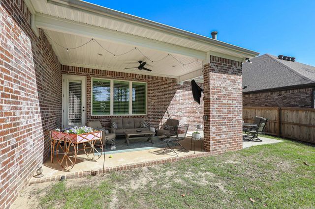 1519 SAWTOOTH, Benton, AR 72019