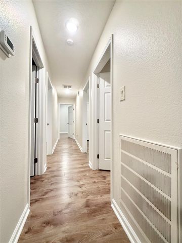 420 Winding Way Street, Lake Jackson, TX 77566