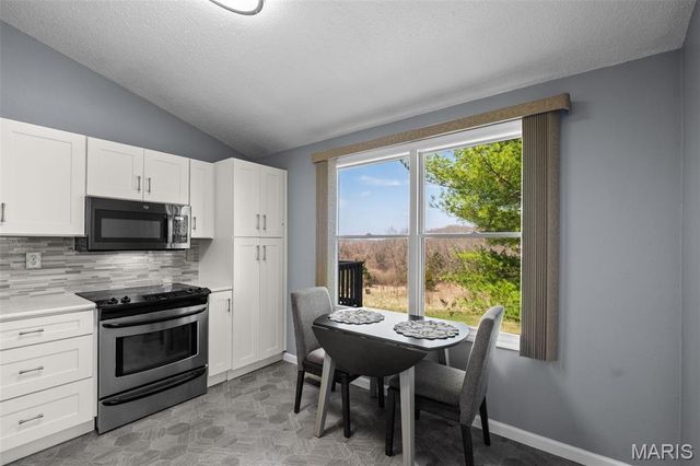 5427 Duchesne Parque Drive, Unincorporated, MO 63128