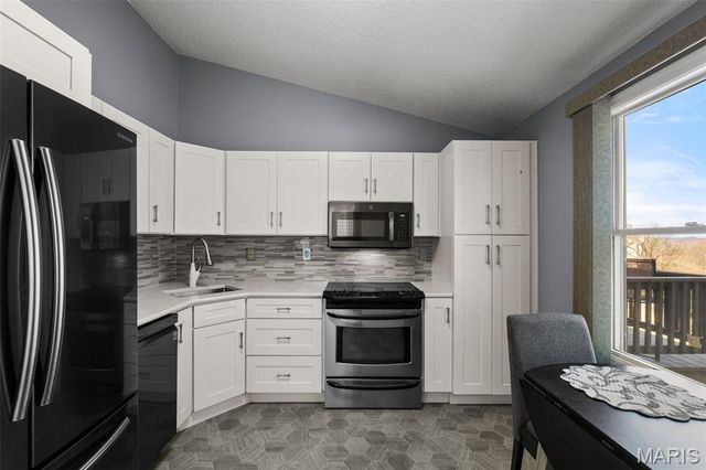 5427 Duchesne Parque Drive, Unincorporated, MO 63128