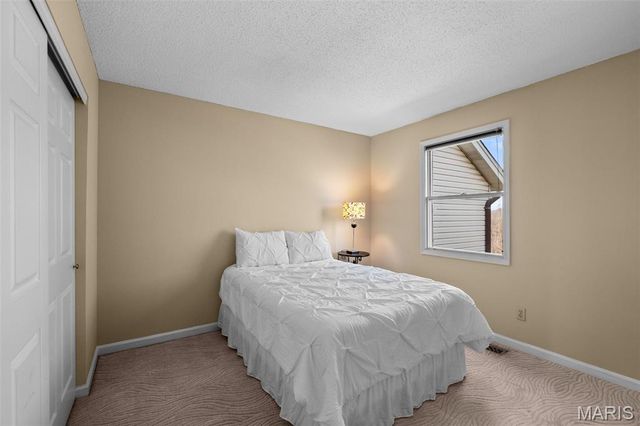 5427 Duchesne Parque Drive, Unincorporated, MO 63128