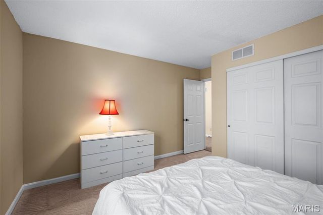 5427 Duchesne Parque Drive, Unincorporated, MO 63128