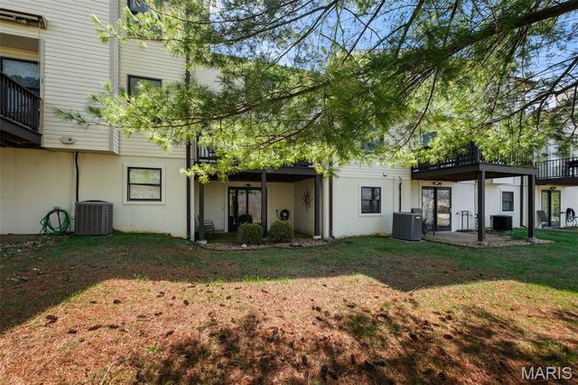 5427 Duchesne Parque Drive, Unincorporated, MO 63128