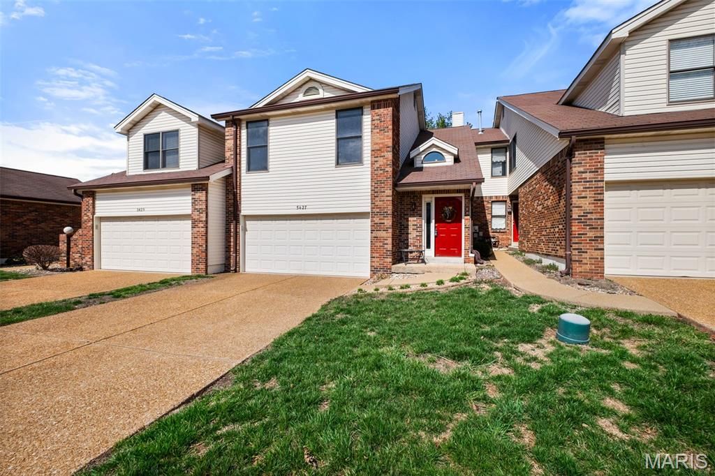 5427 Duchesne Parque Drive, Unincorporated, MO 63128