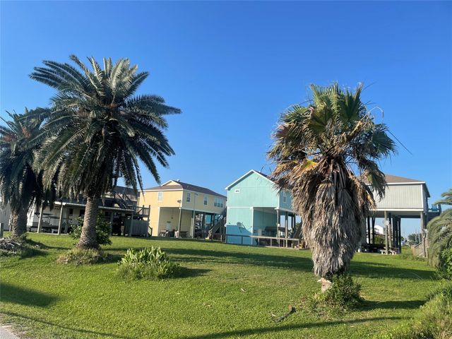 956 S Tinkle Lane, Crystal Beach, TX 77650