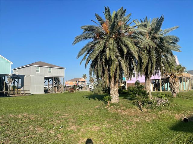 956 S Tinkle Lane, Crystal Beach, TX 77650