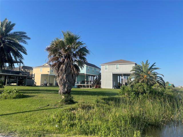 956 S Tinkle Lane, Crystal Beach, TX 77650