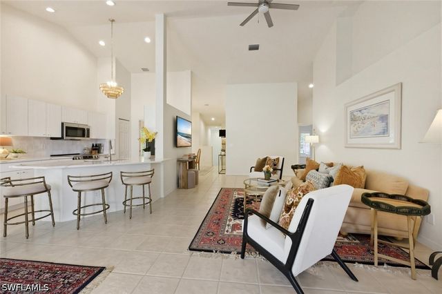 5300 Andover DR 202, Naples, FL 34110