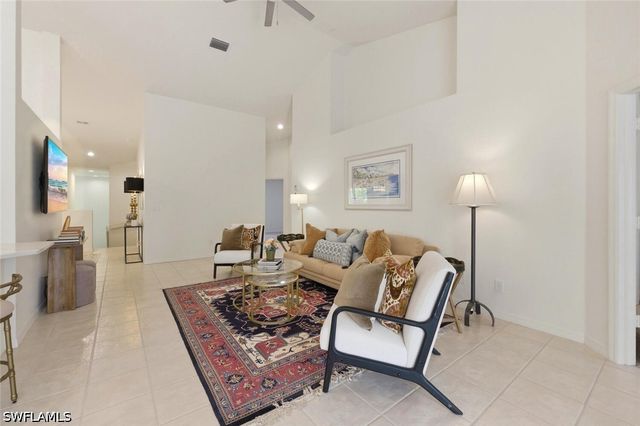 5300 Andover DR 202, Naples, FL 34110