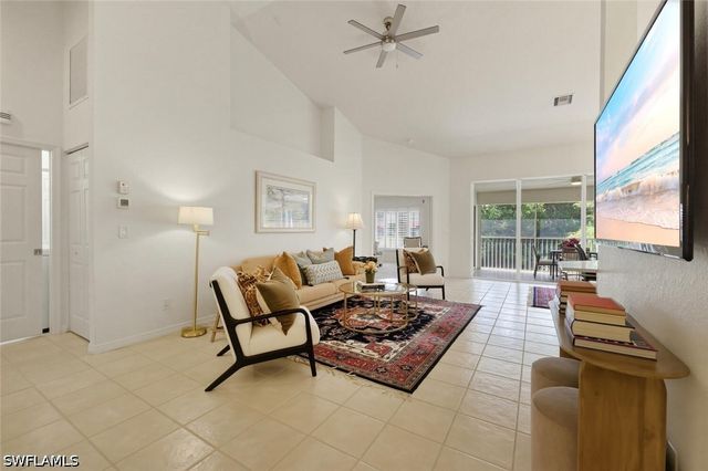 5300 Andover DR 202, Naples, FL 34110
