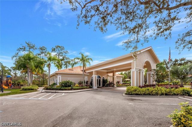 5300 Andover DR 202, Naples, FL 34110