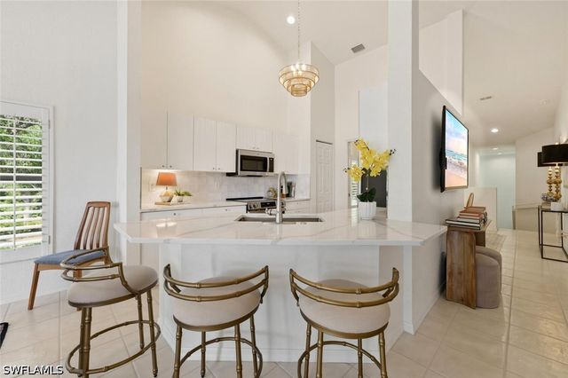 5300 Andover DR 202, Naples, FL 34110