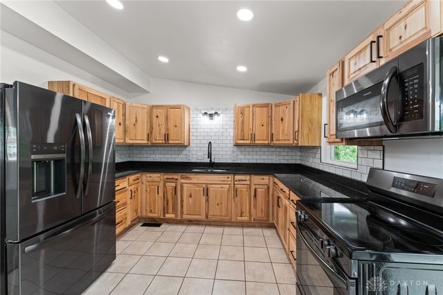 4124 Rosehill Drive, Beavercreek, OH 45431