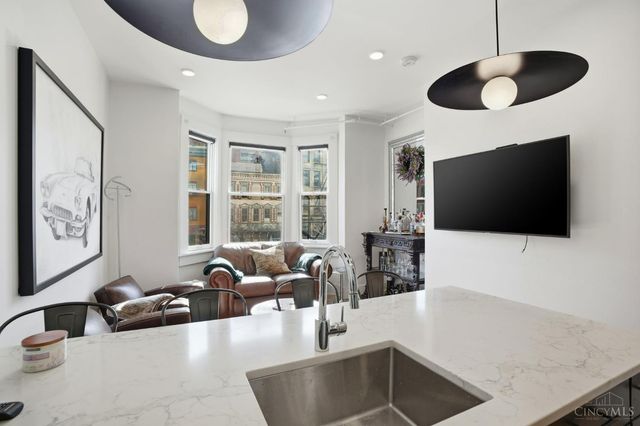 32 E Court Street, Cincinnati, OH 45202