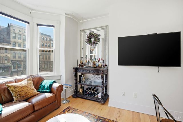 32 E Court Street, Cincinnati, OH 45202