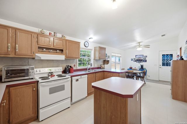 1534 S US HIGHWAY 281, Blanco, TX 78606