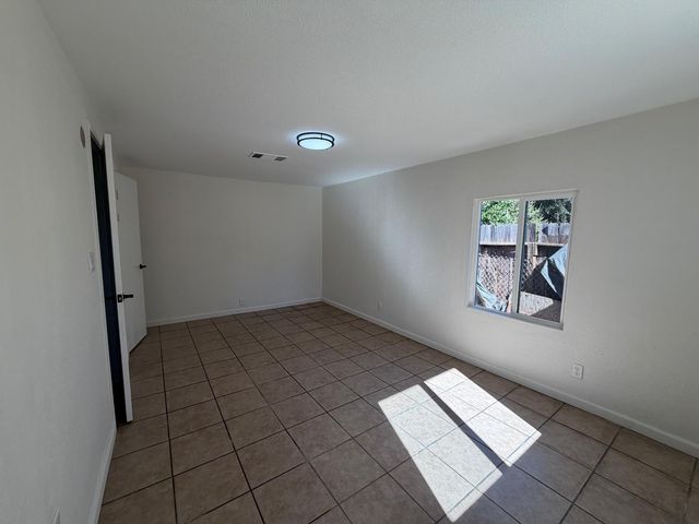 2665 Princeton St, Sacramento, CA 95815
